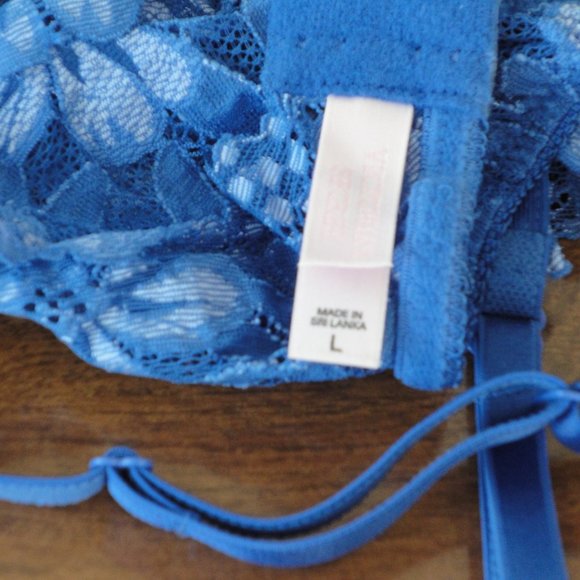 Victoria's Secret blue lace garter belt - Picture 5 of 7
